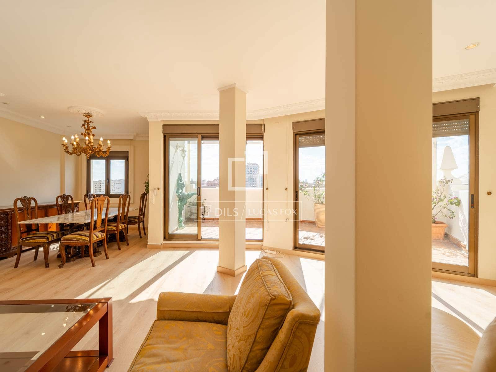 3 slaapkamer Penthouse te huur in Valencia stad - € 3.800 (Ref: 9819154)