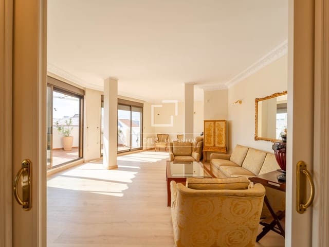3 slaapkamer Penthouse te huur in Valencia stad - € 3.800 (Ref: 9819154)