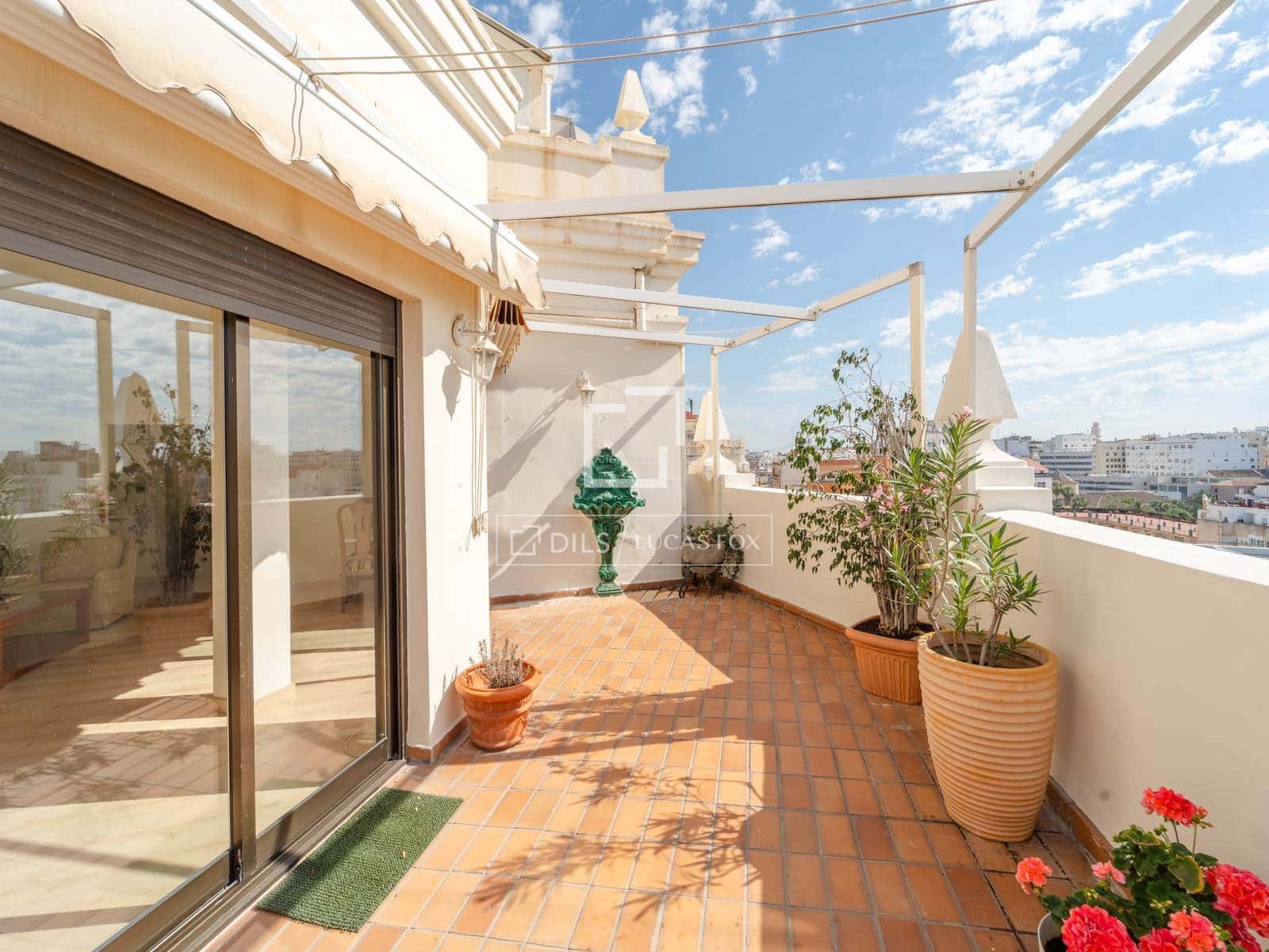 3 slaapkamer Penthouse te huur in Valencia stad - € 3.800 (Ref: 9819154)