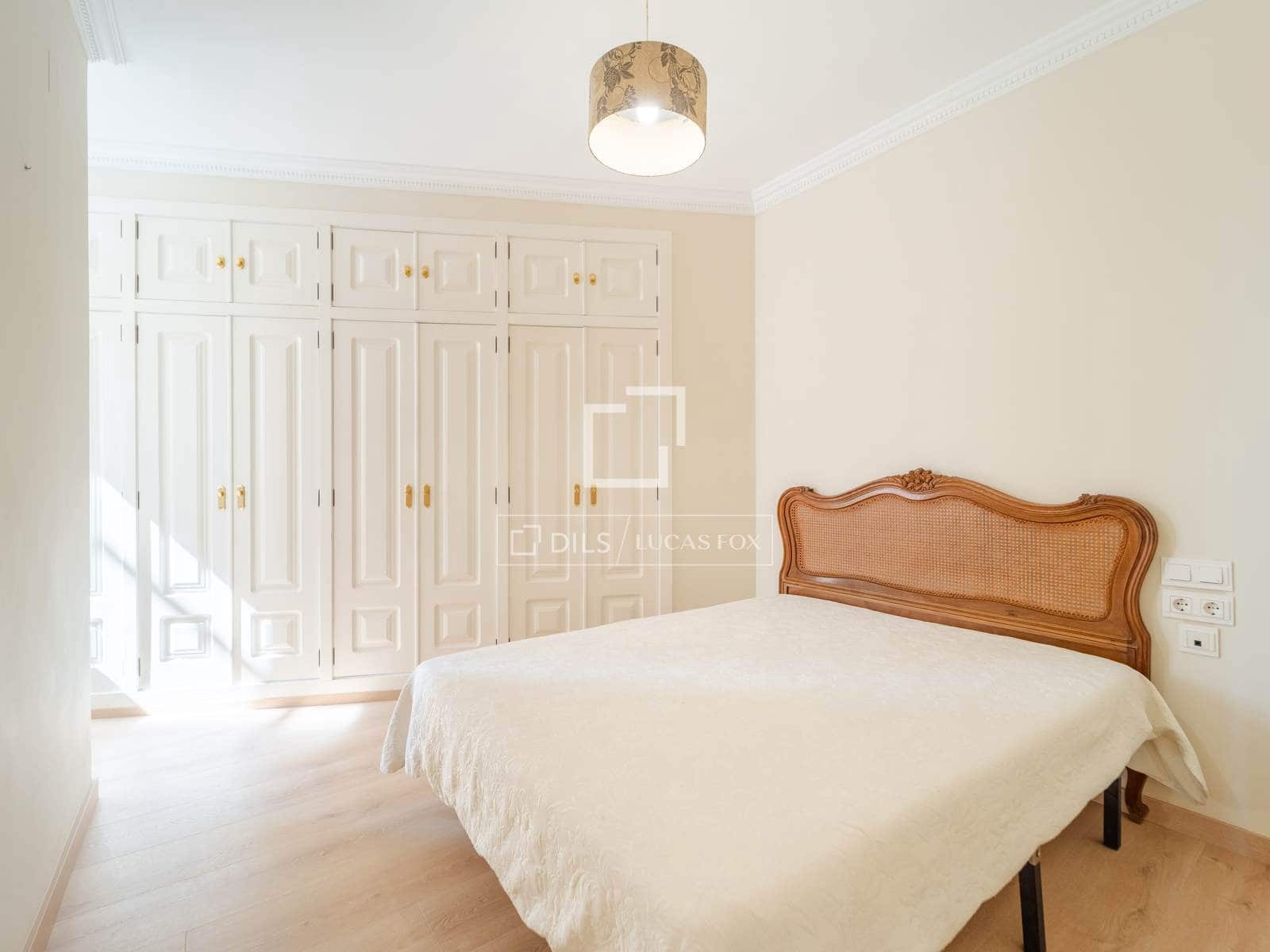 3 slaapkamer Penthouse te huur in Valencia stad - € 3.800 (Ref: 9819154)