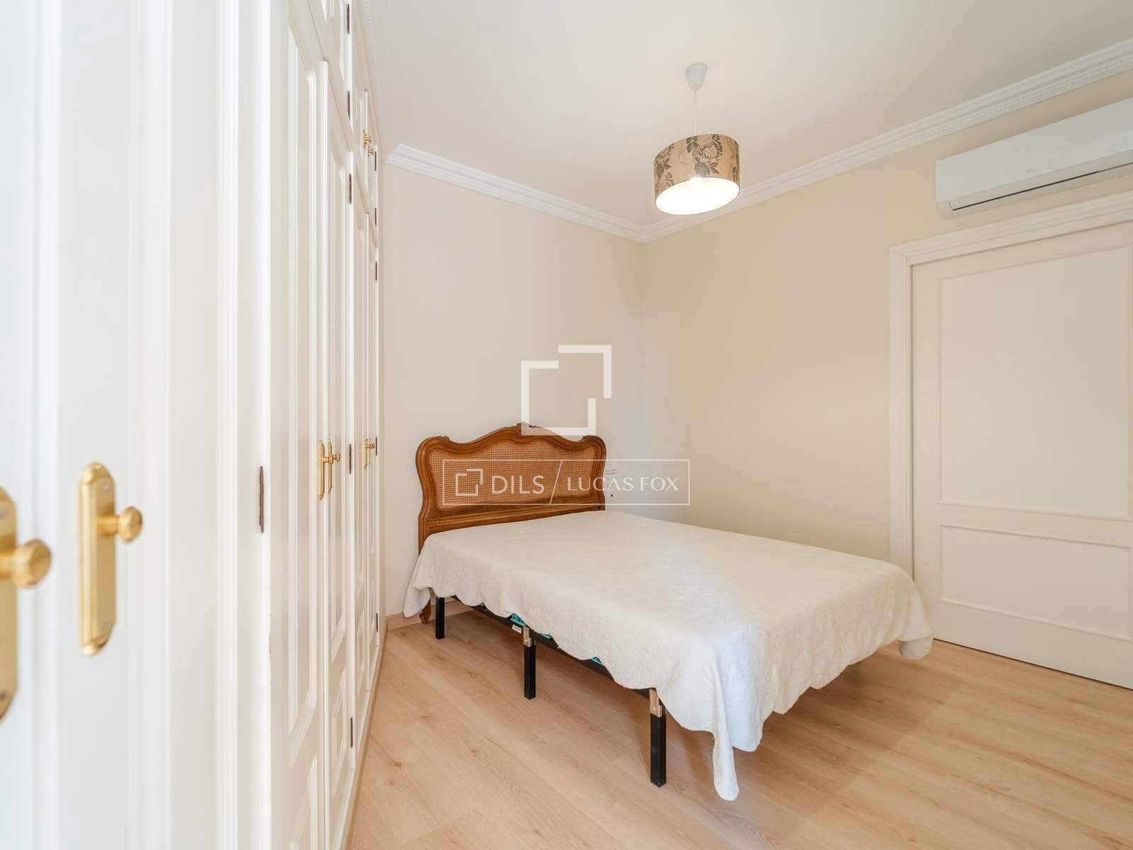 3 slaapkamer Penthouse te huur in Valencia stad - € 3.800 (Ref: 9819154)