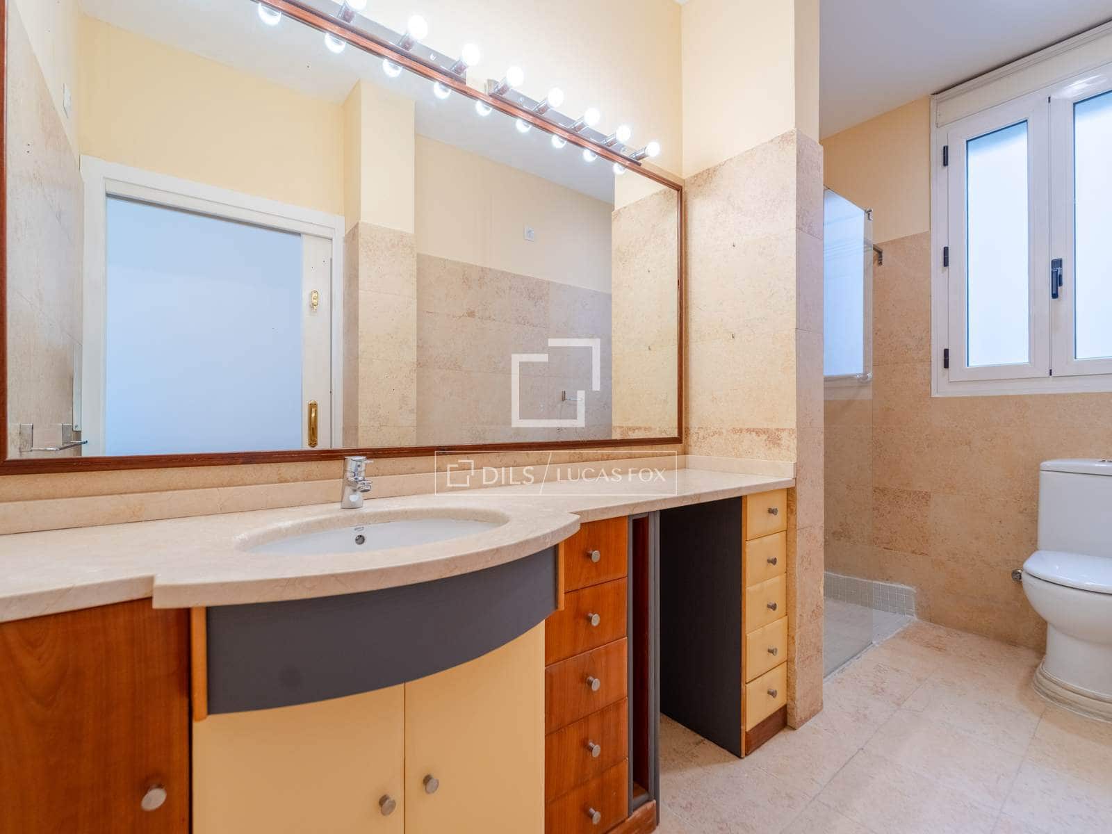 3 slaapkamer Penthouse te huur in Valencia stad - € 3.800 (Ref: 9819154)