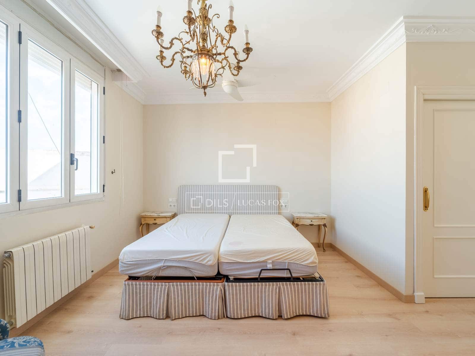 3 slaapkamer Penthouse te huur in Valencia stad - € 3.800 (Ref: 9819154)