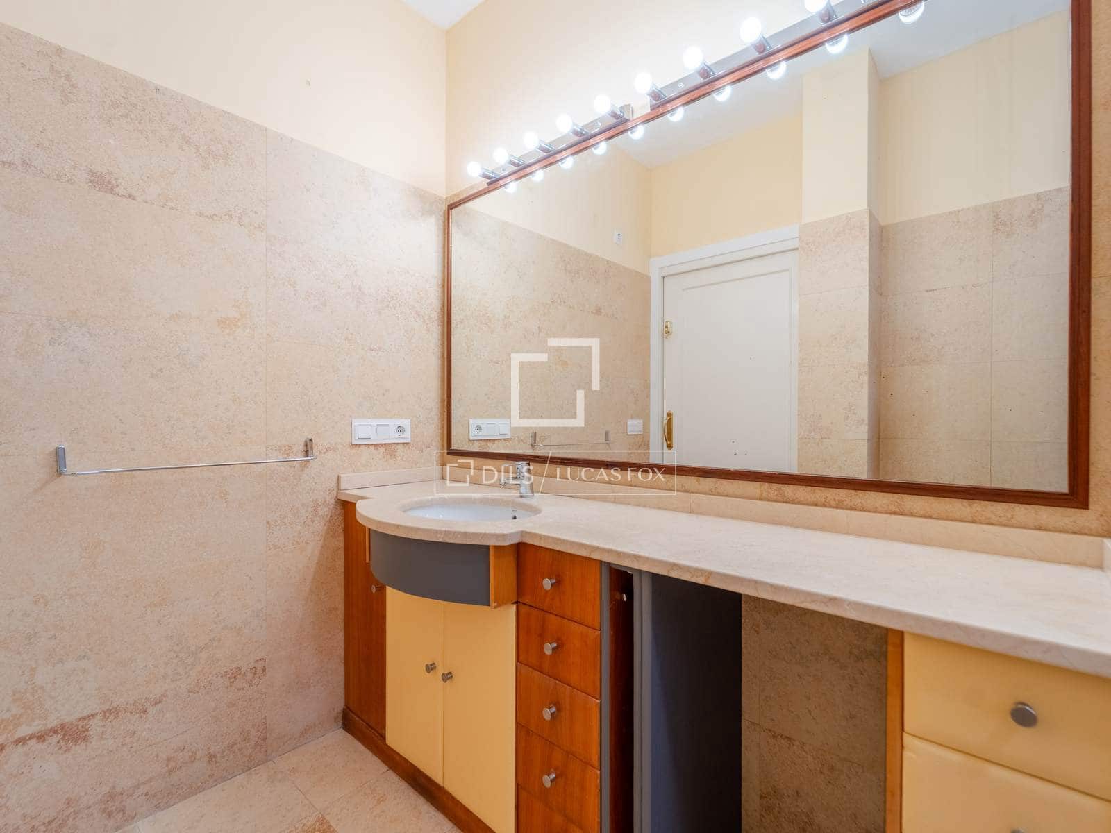 3 slaapkamer Penthouse te huur in Valencia stad - € 3.800 (Ref: 9819154)