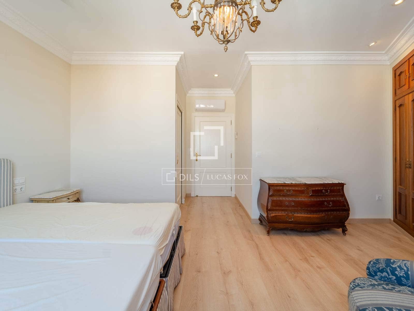 3 slaapkamer Penthouse te huur in Valencia stad - € 3.800 (Ref: 9819154)
