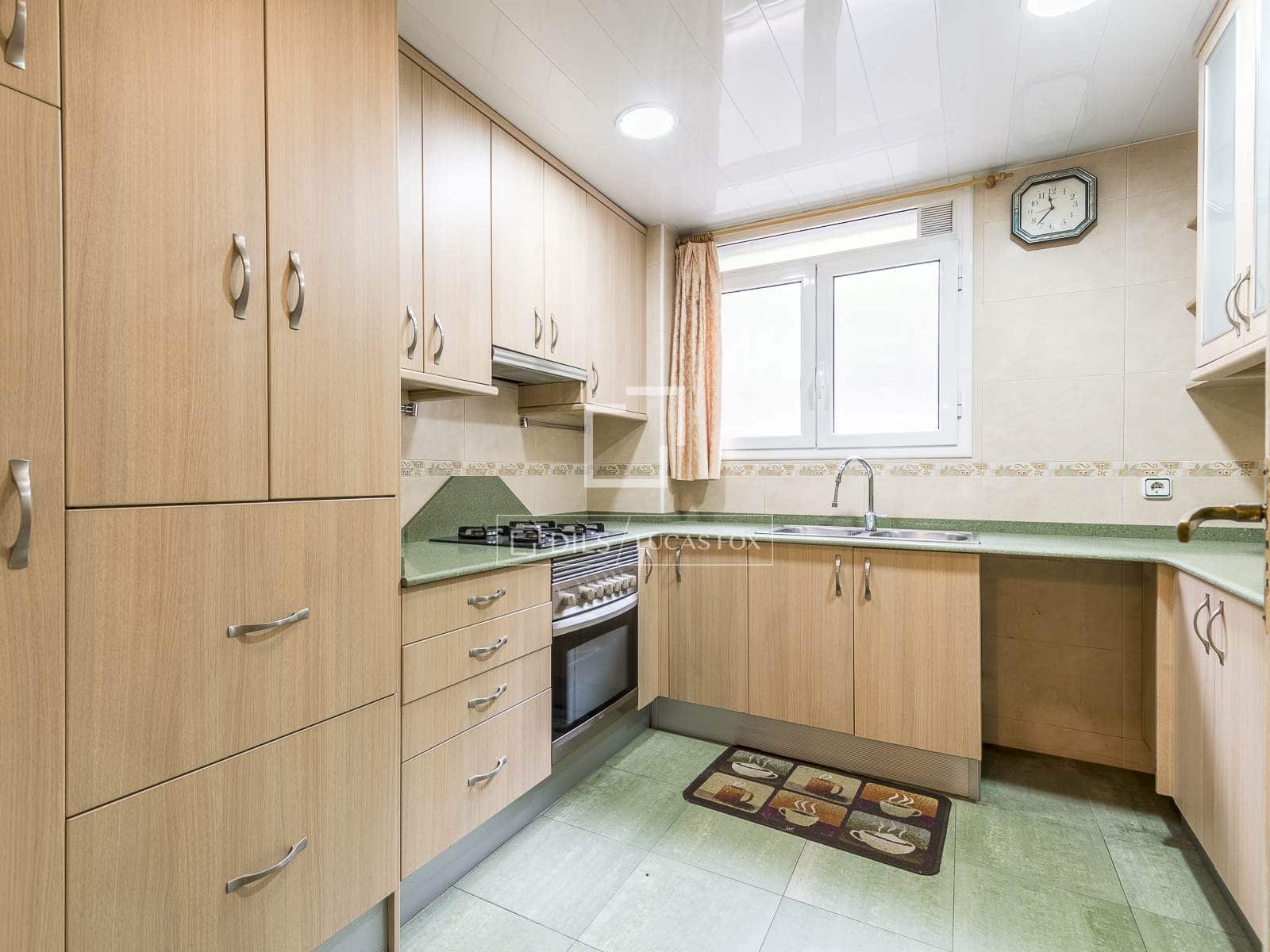 Apartamento de 6 habitaciones en Barcelona ciudad en venta - 950.000 € (Ref: 9819299)