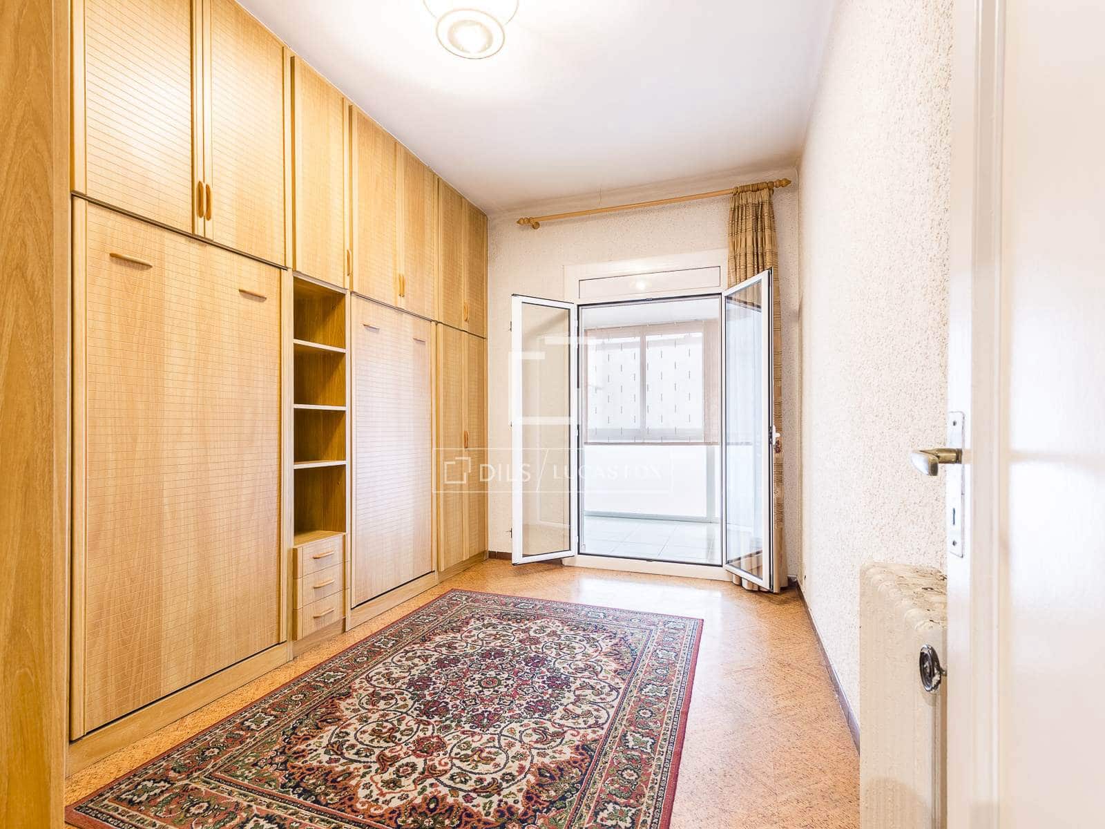Apartamento de 6 habitaciones en Barcelona ciudad en venta - 950.000 € (Ref: 9819299)
