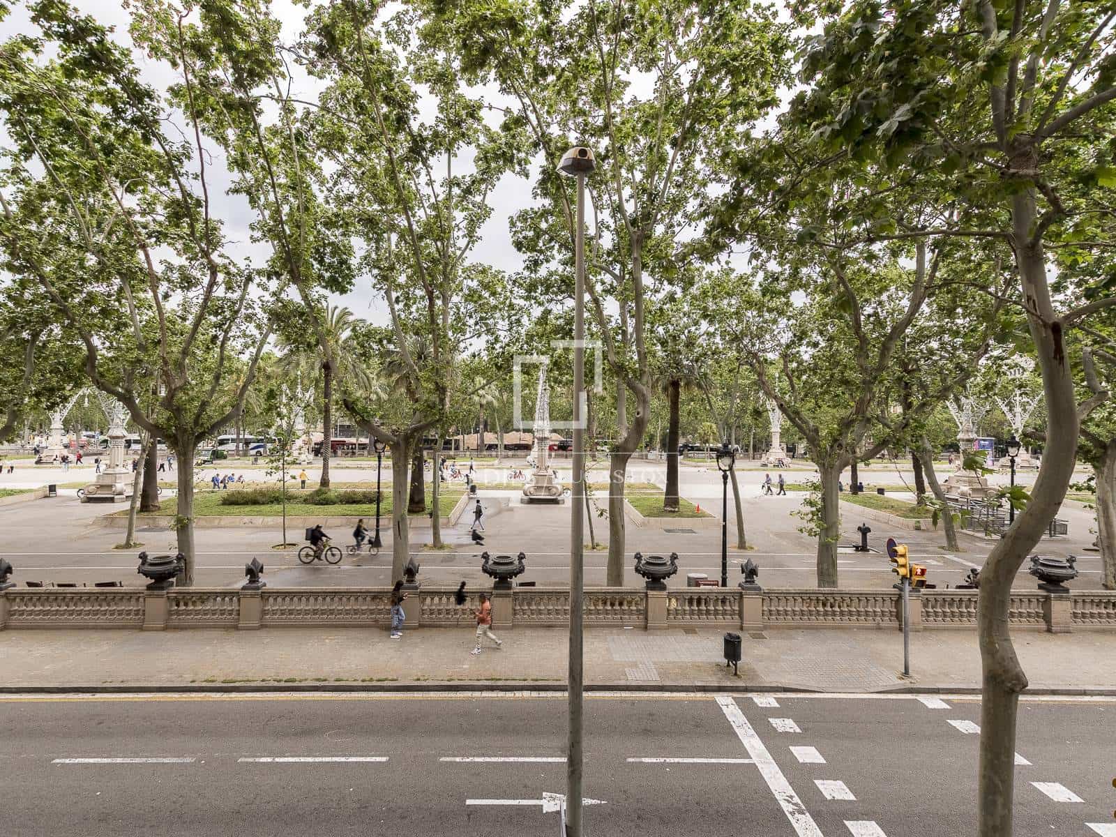 Apartamento de 6 habitaciones en Barcelona ciudad en venta - 950.000 € (Ref: 9819299)