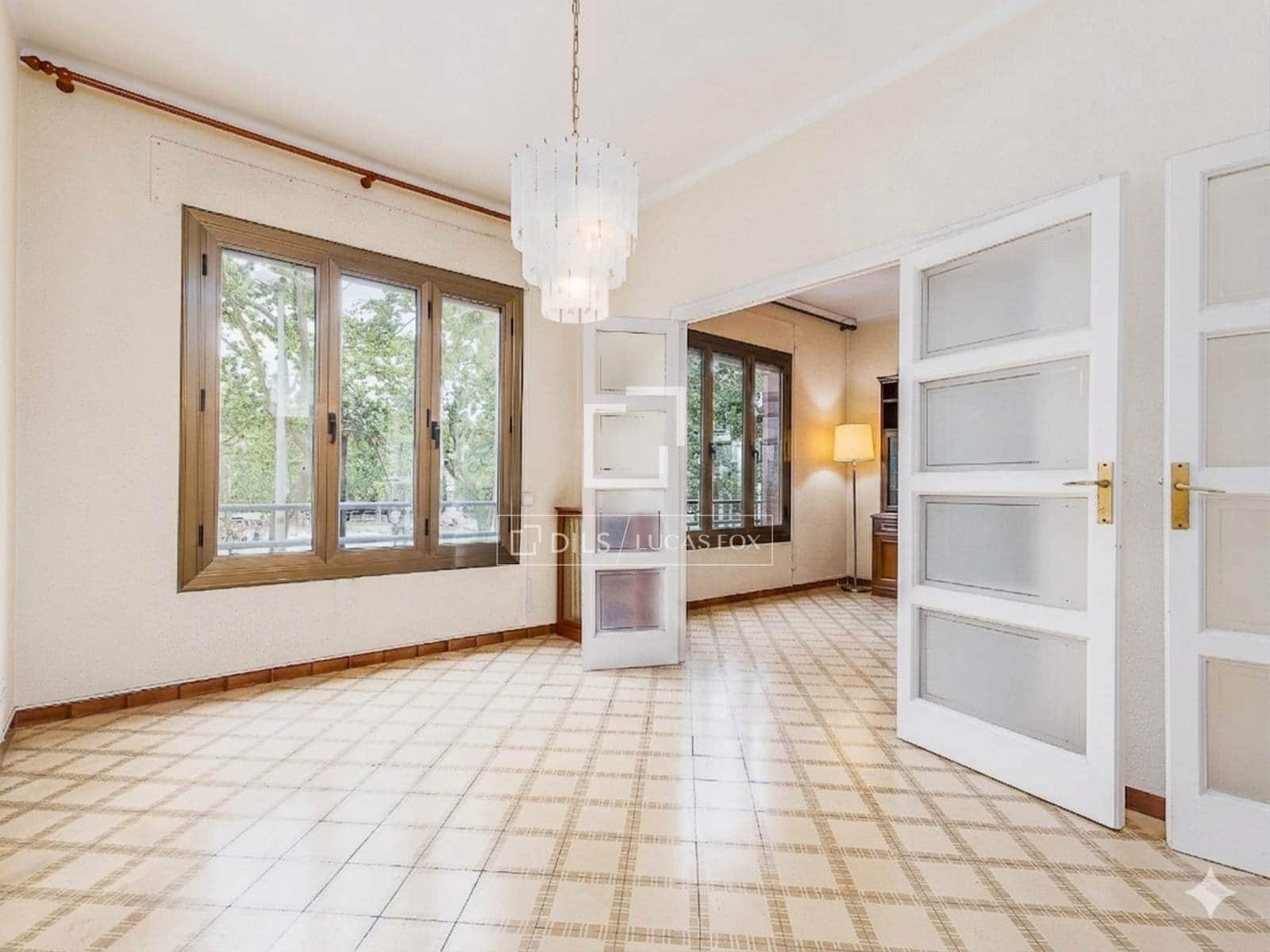 Apartamento de 6 habitaciones en Barcelona ciudad en venta - 950.000 € (Ref: 9819299)