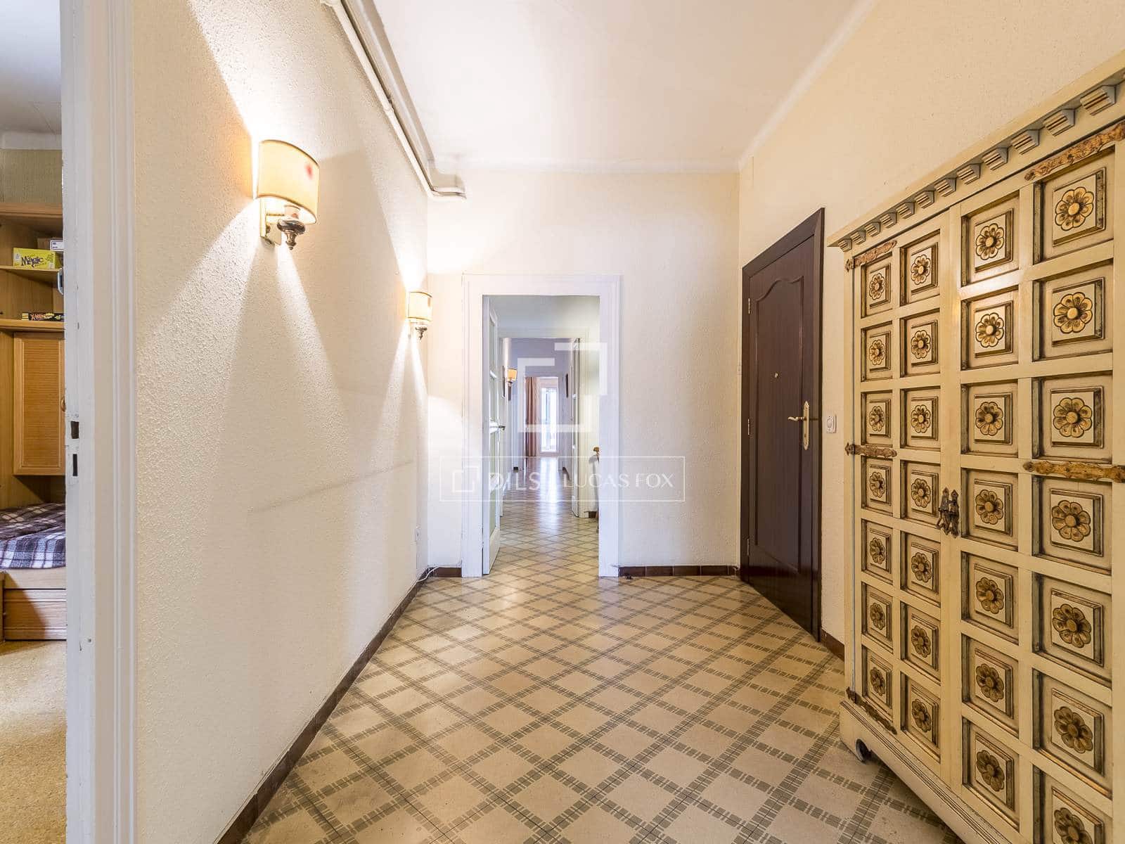 Apartamento de 6 habitaciones en Barcelona ciudad en venta - 950.000 € (Ref: 9819299)