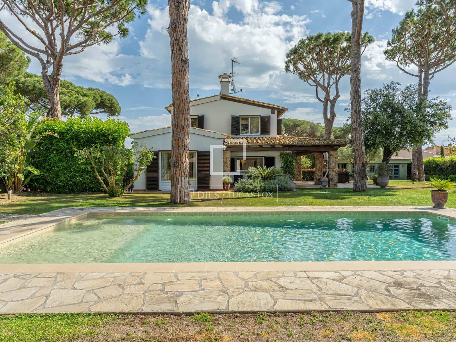 5 slaapkamer Villa te koop in Mont-ras met zwembad garage - € 1.275.000 (Ref: 9819300)