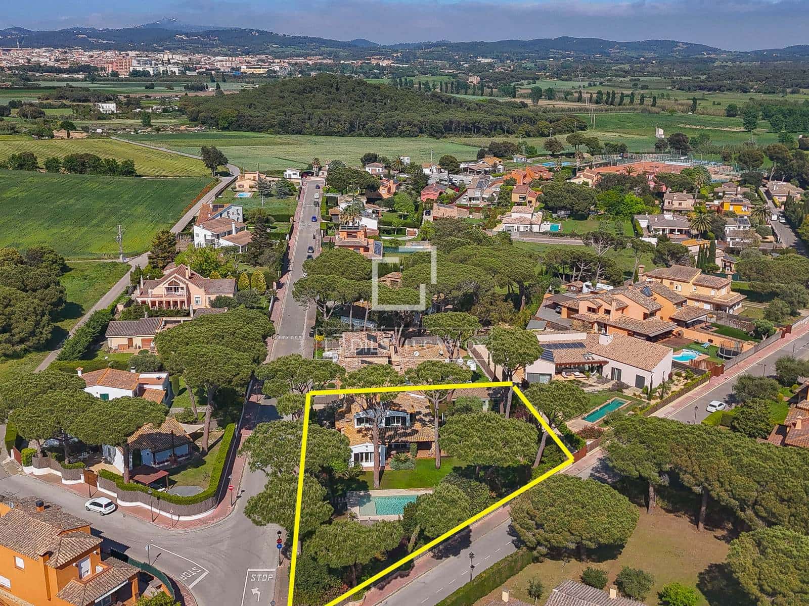 5 slaapkamer Villa te koop in Mont-ras met zwembad garage - € 1.275.000 (Ref: 9819300)