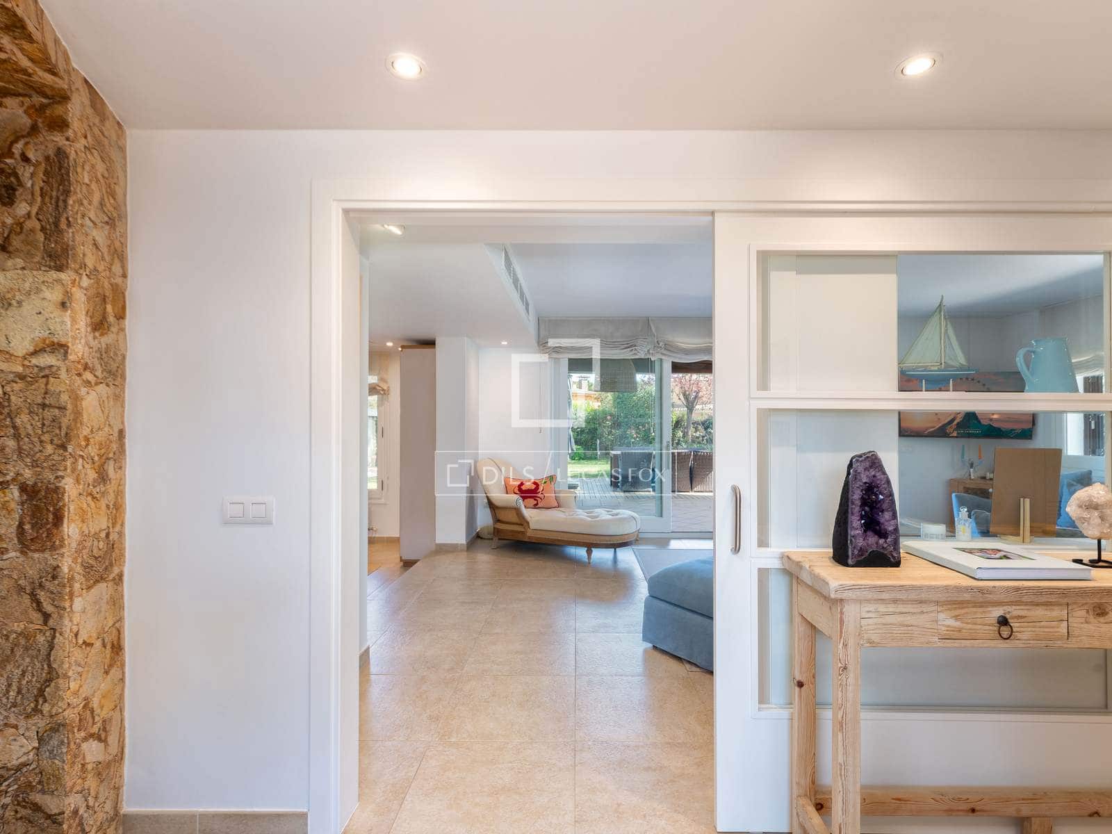 5 slaapkamer Villa te koop in Mont-ras met zwembad garage - € 1.275.000 (Ref: 9819300)