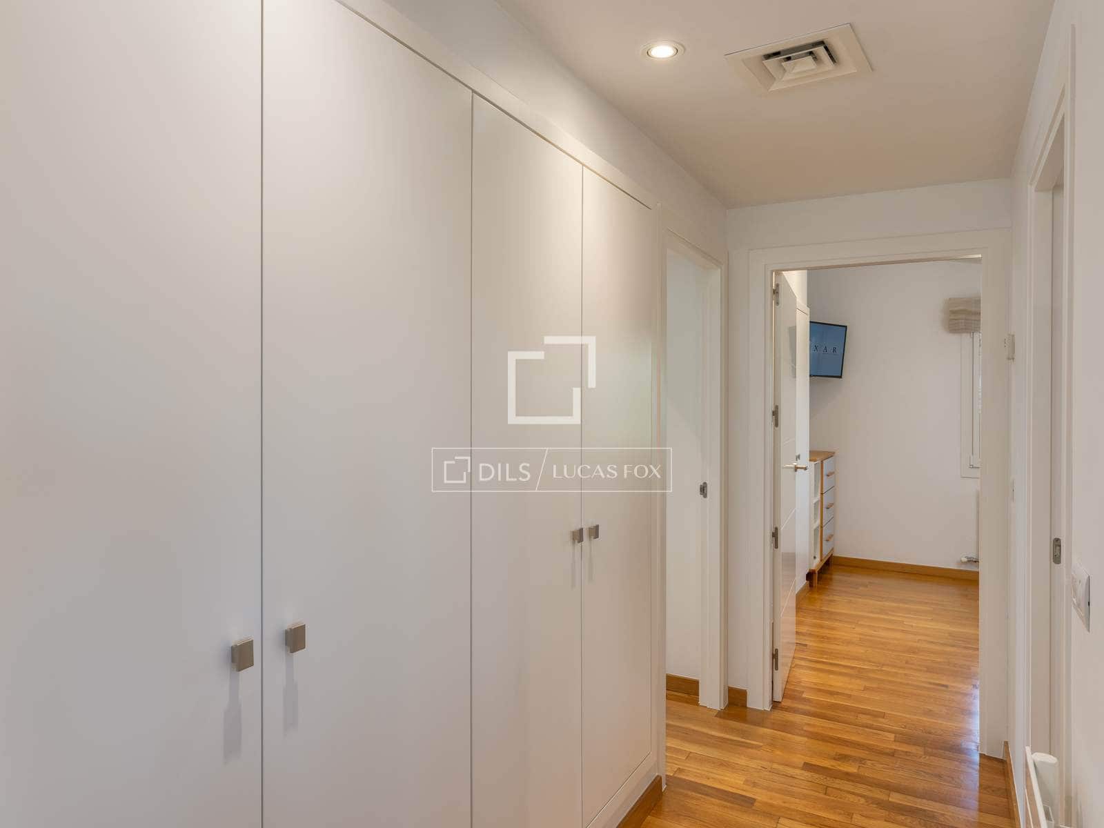 5 slaapkamer Villa te koop in Mont-ras met zwembad garage - € 1.275.000 (Ref: 9819300)