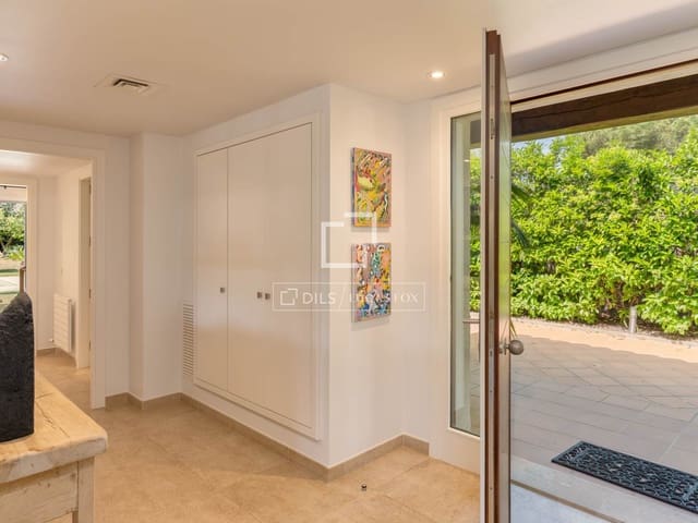 5 slaapkamer Villa te koop in Mont-ras met zwembad garage - € 1.275.000 (Ref: 9819300)