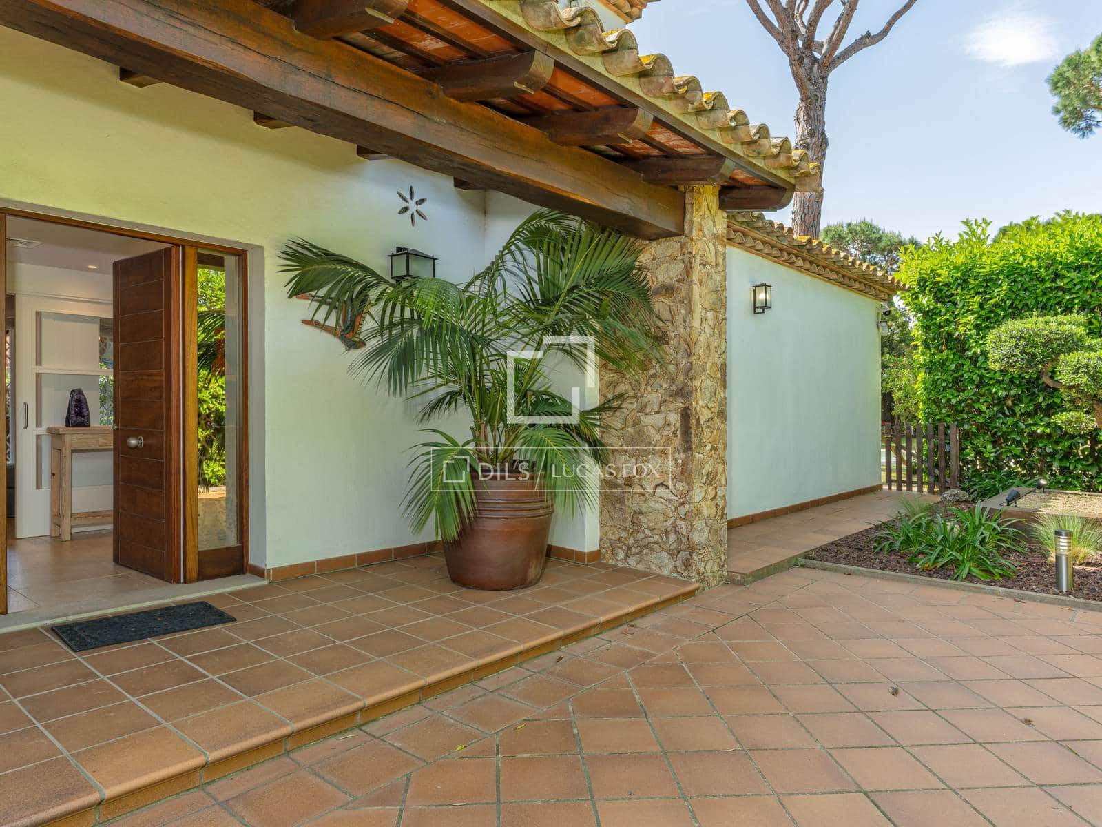 5 slaapkamer Villa te koop in Mont-ras met zwembad garage - € 1.275.000 (Ref: 9819300)