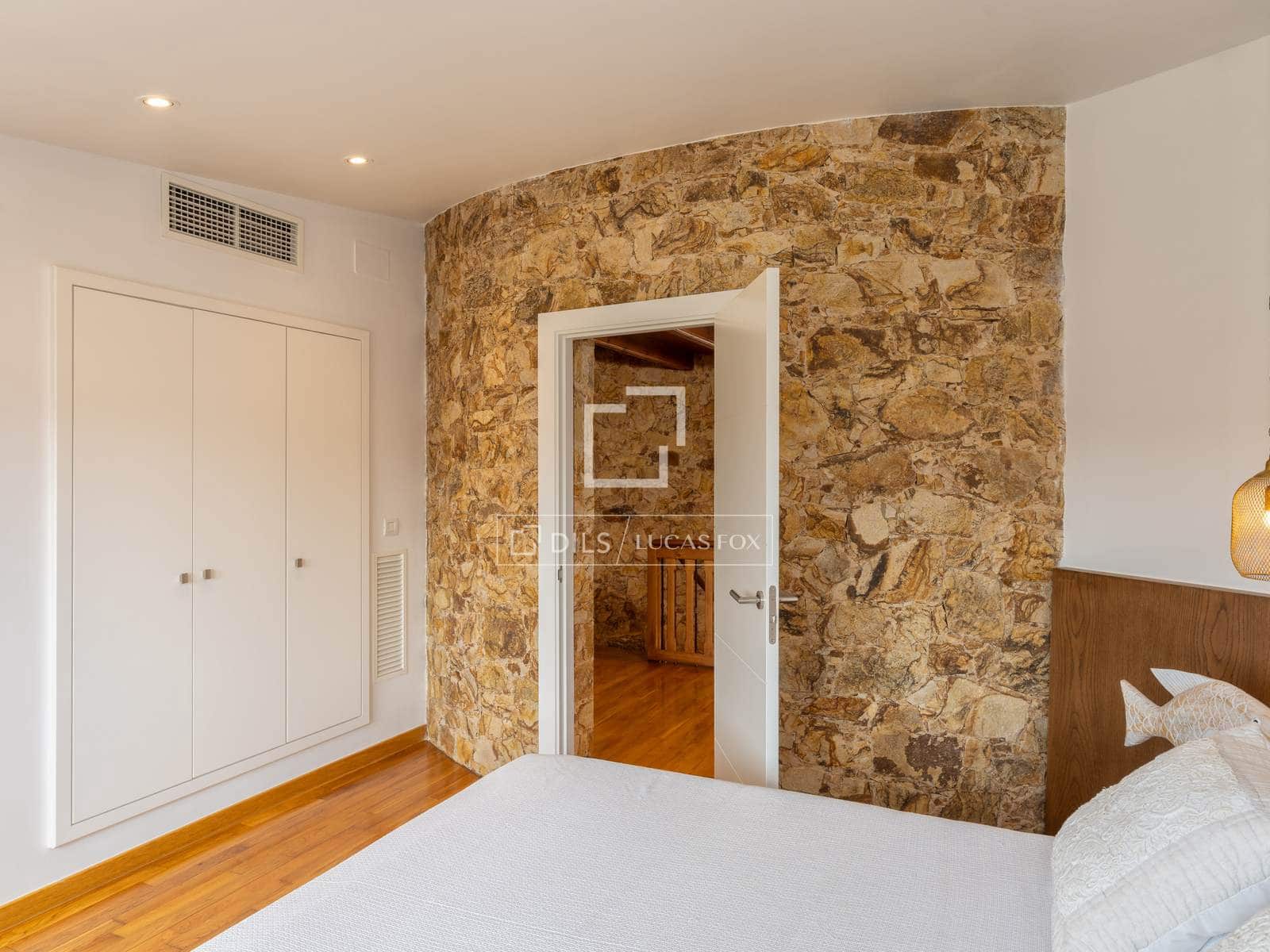 5 slaapkamer Villa te koop in Mont-ras met zwembad garage - € 1.275.000 (Ref: 9819300)