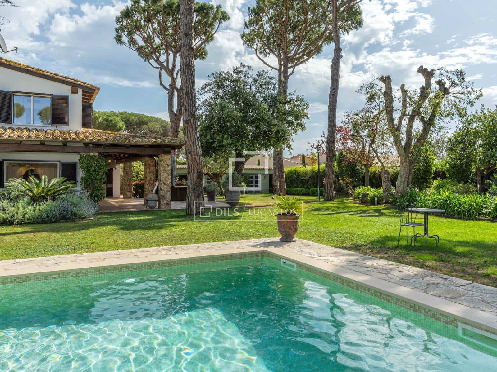 5 slaapkamer Villa te koop in Mont-ras met zwembad garage - € 1.275.000 (Ref: 9819300)
