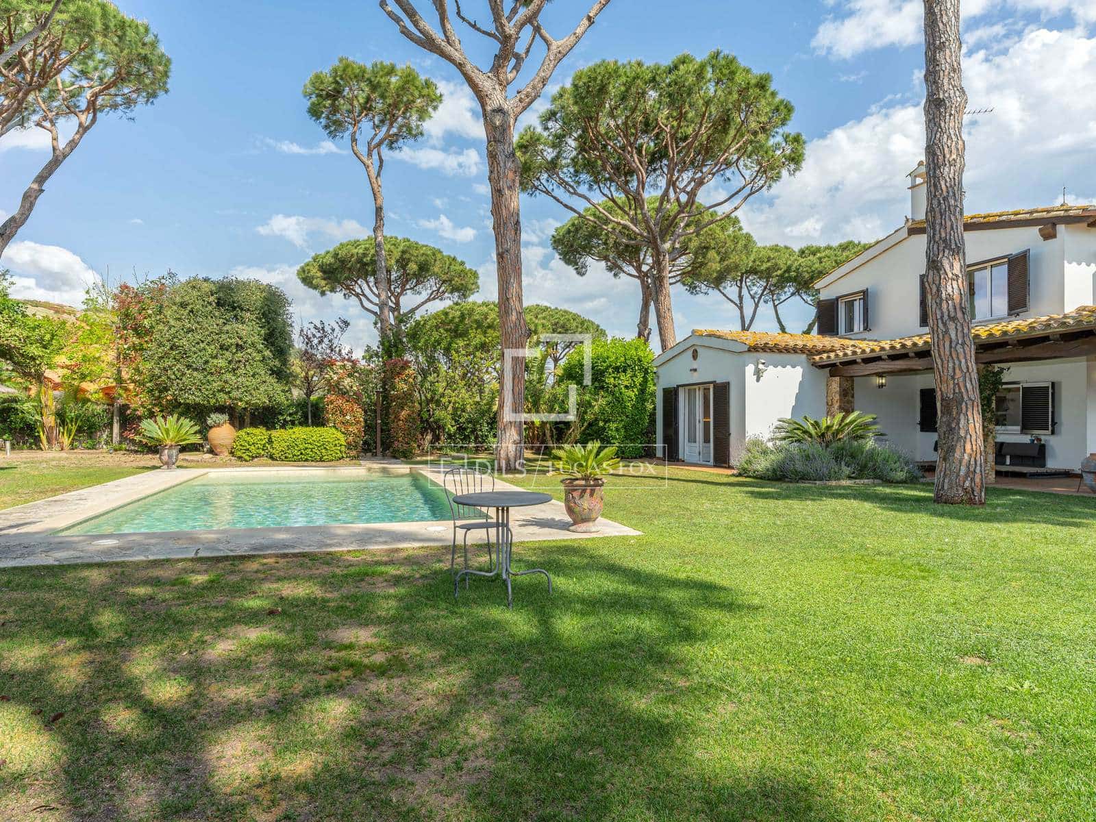 5 slaapkamer Villa te koop in Mont-ras met zwembad garage - € 1.275.000 (Ref: 9819300)