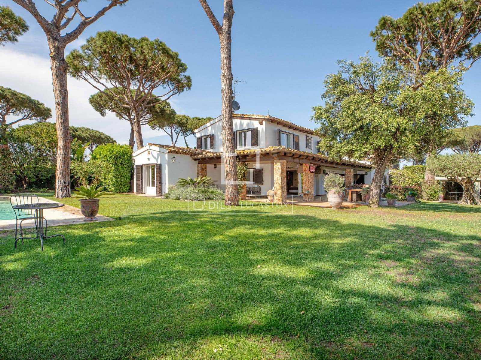 5 slaapkamer Villa te koop in Mont-ras met zwembad garage - € 1.275.000 (Ref: 9819300)