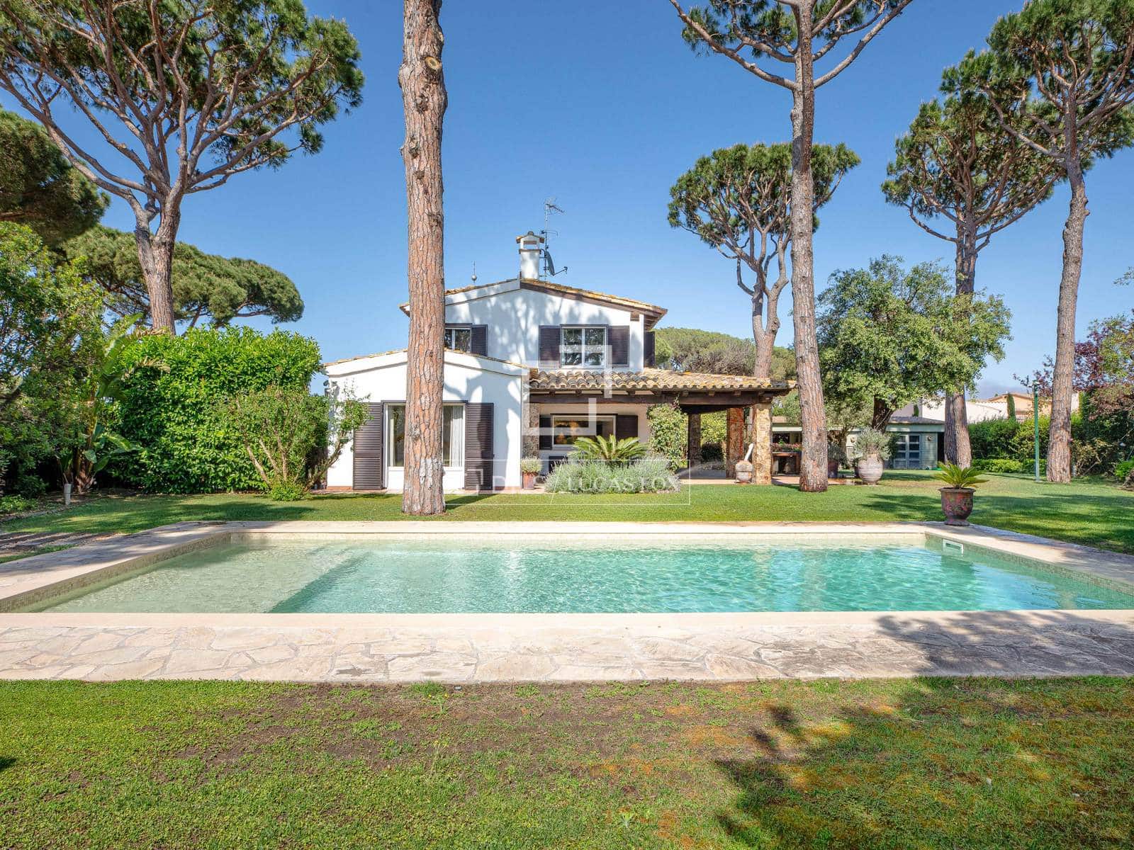 5 slaapkamer Villa te koop in Mont-ras met zwembad garage - € 1.275.000 (Ref: 9819300)