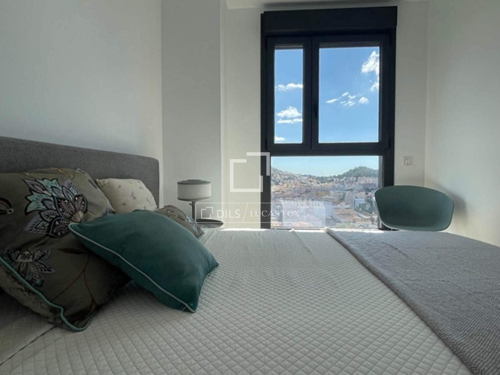 2 soverom Leilighet til leie i Malaga by med svømmebasseng garasje - € 1 700 (Ref: 9819301)
