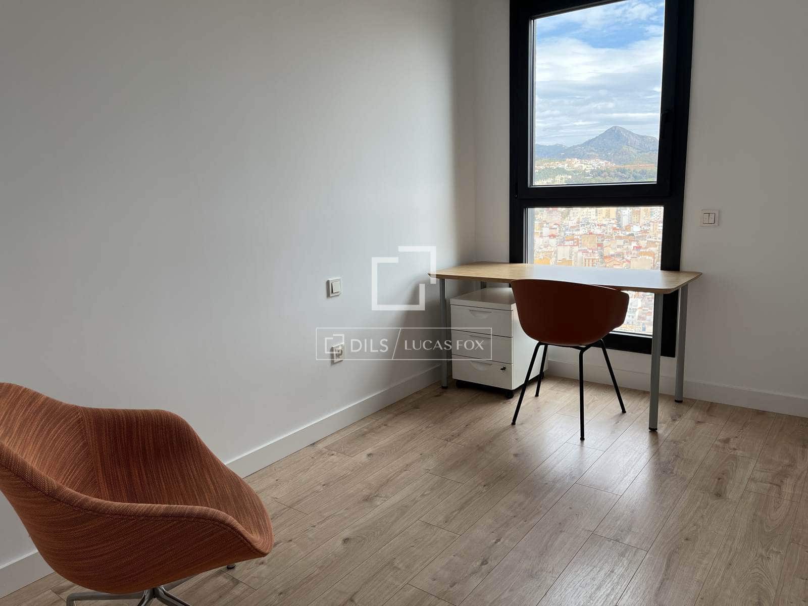 2 soverom Leilighet til leie i Malaga by med svømmebasseng garasje - € 1 700 (Ref: 9819301)
