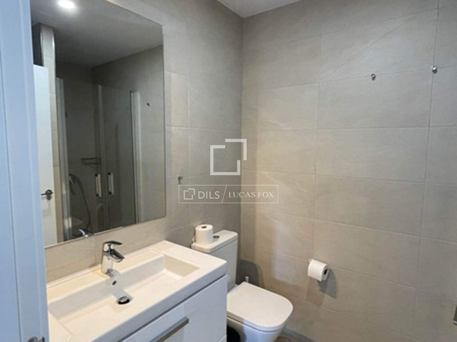 2 soverom Leilighet til leie i Malaga by med svømmebasseng garasje - € 1 700 (Ref: 9819301)