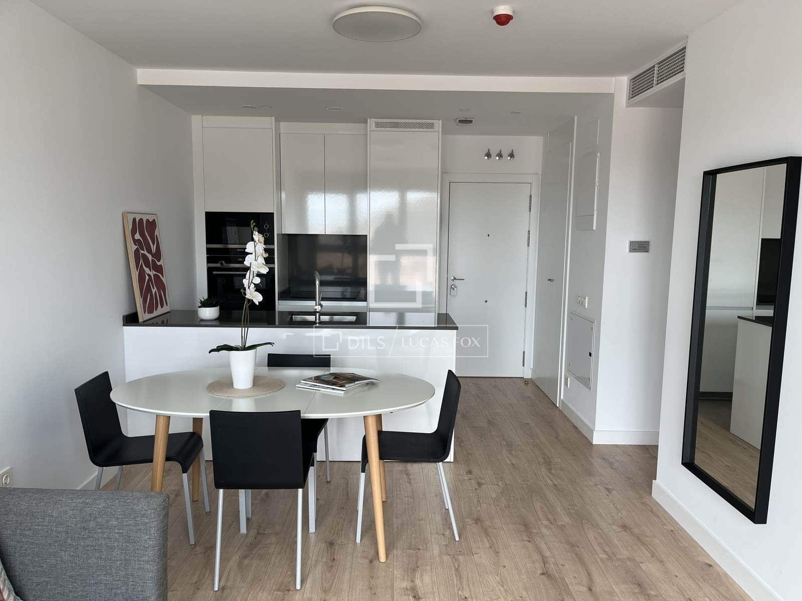 2 soverom Leilighet til leie i Malaga by med svømmebasseng garasje - € 1 700 (Ref: 9819301)