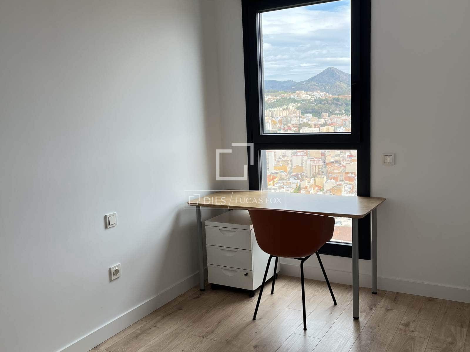 2 soverom Leilighet til leie i Malaga by med svømmebasseng garasje - € 1 700 (Ref: 9819301)
