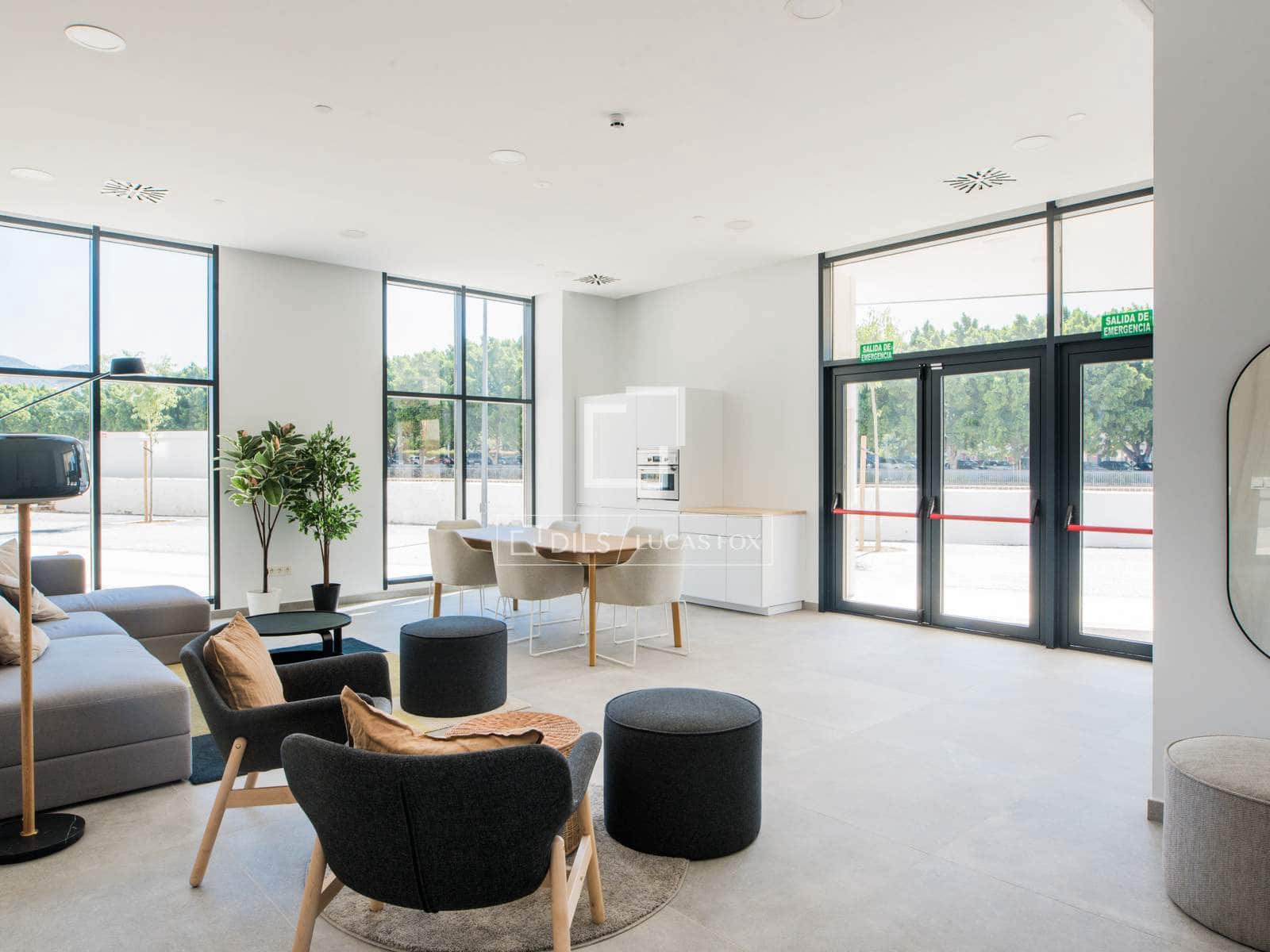 2 soverom Leilighet til leie i Malaga by med svømmebasseng garasje - € 1 700 (Ref: 9819301)