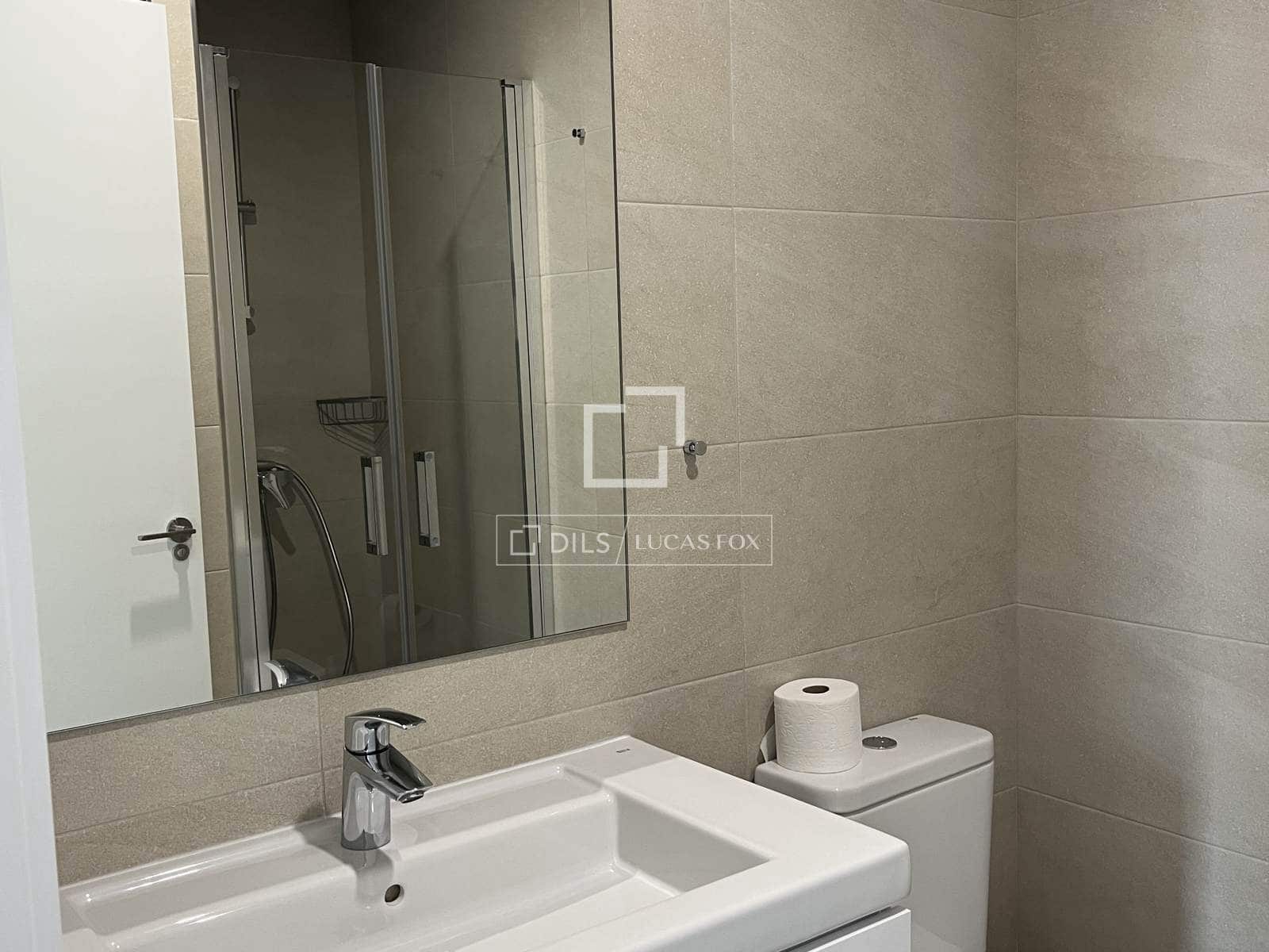 2 soverom Leilighet til leie i Malaga by med svømmebasseng garasje - € 1 700 (Ref: 9819301)