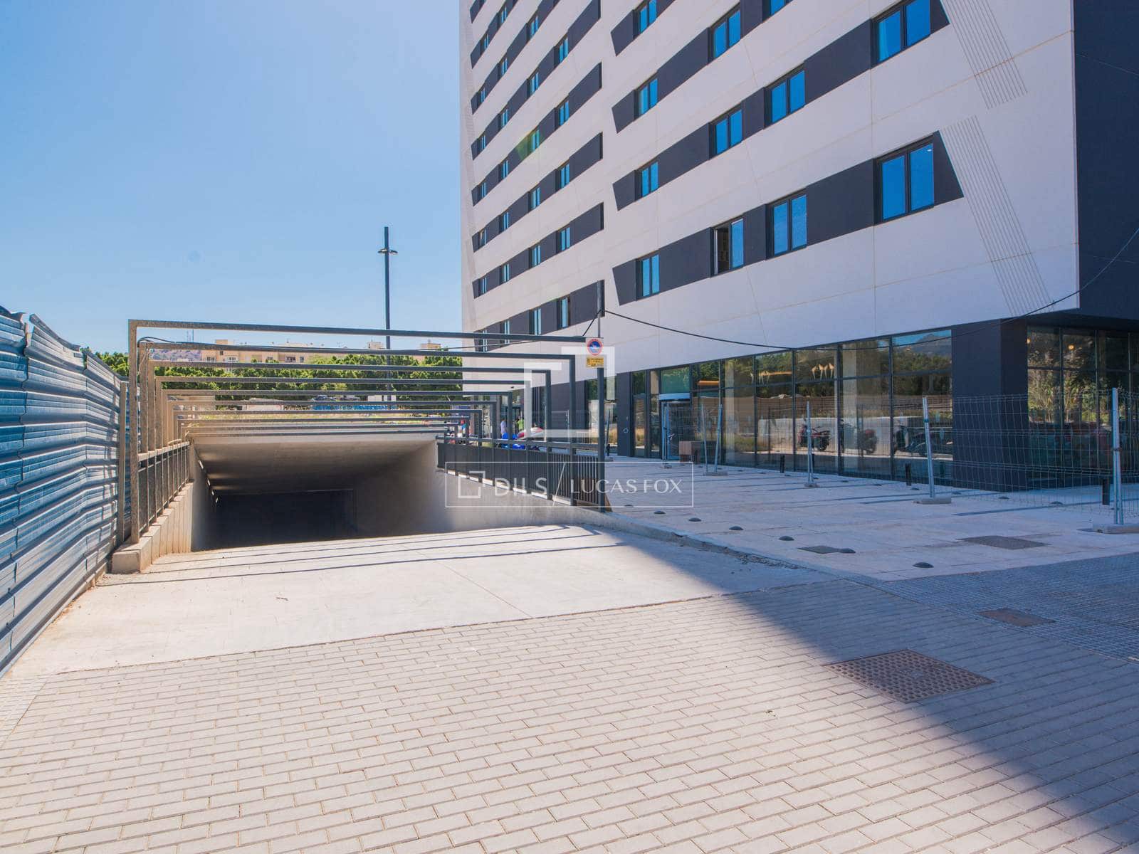 2 soverom Leilighet til leie i Malaga by med svømmebasseng garasje - € 1 700 (Ref: 9819301)