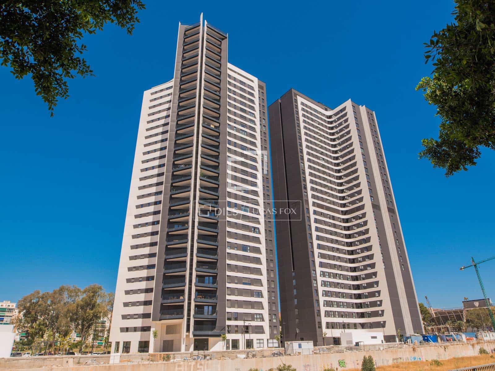 2 soverom Leilighet til leie i Malaga by med svømmebasseng garasje - € 1 700 (Ref: 9819301)