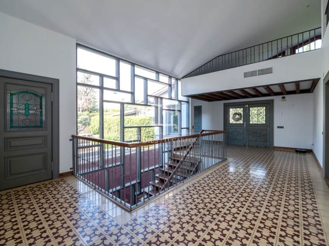 7 slaapkamer Villa te koop in San Sebastián de los Reyes met zwembad garage - € 2.100.000 (Ref: 9819553)