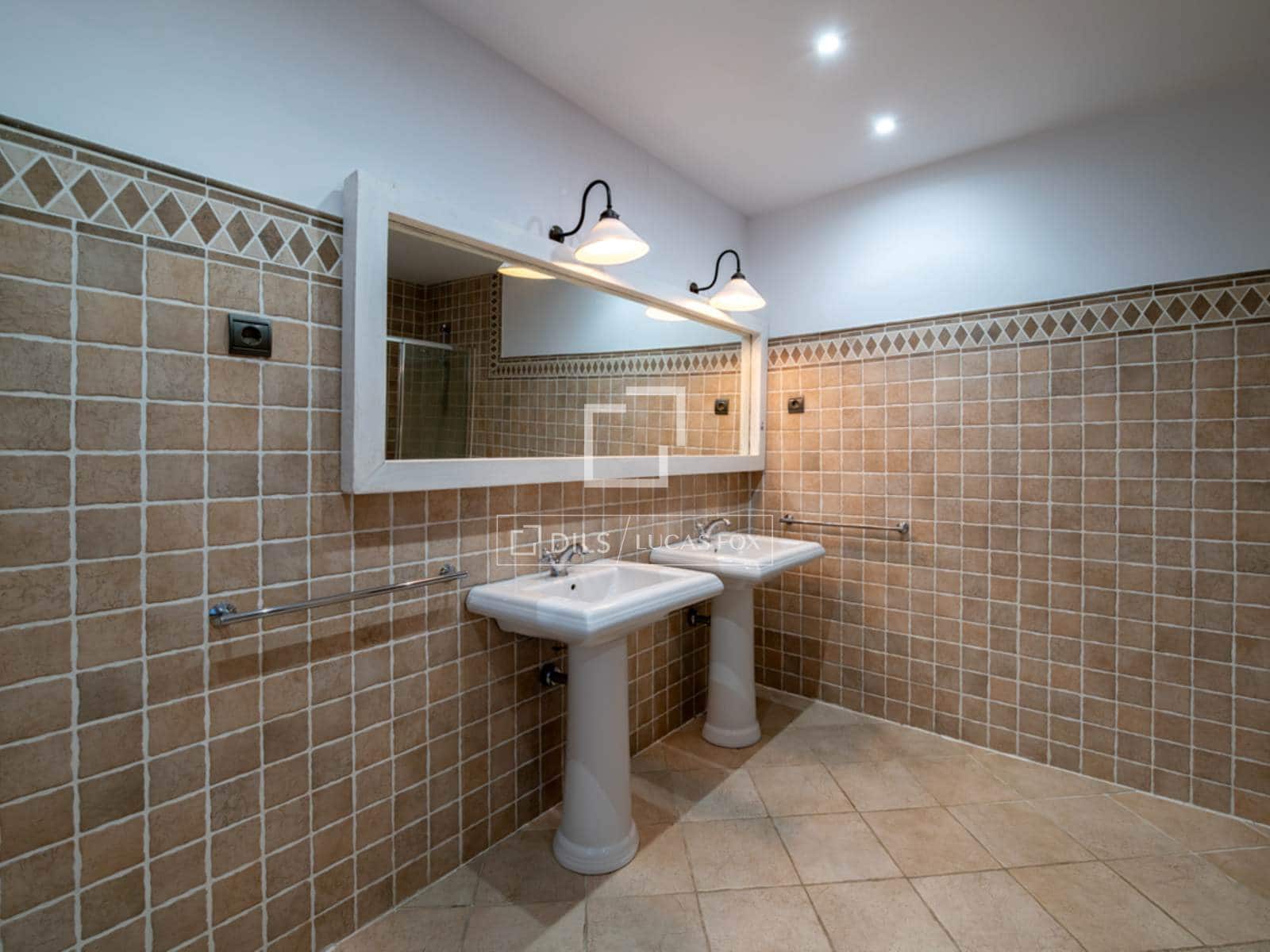 7 slaapkamer Villa te koop in San Sebastian de los Reyes met zwembad garage - € 2.100.000 (Ref: 9819553)