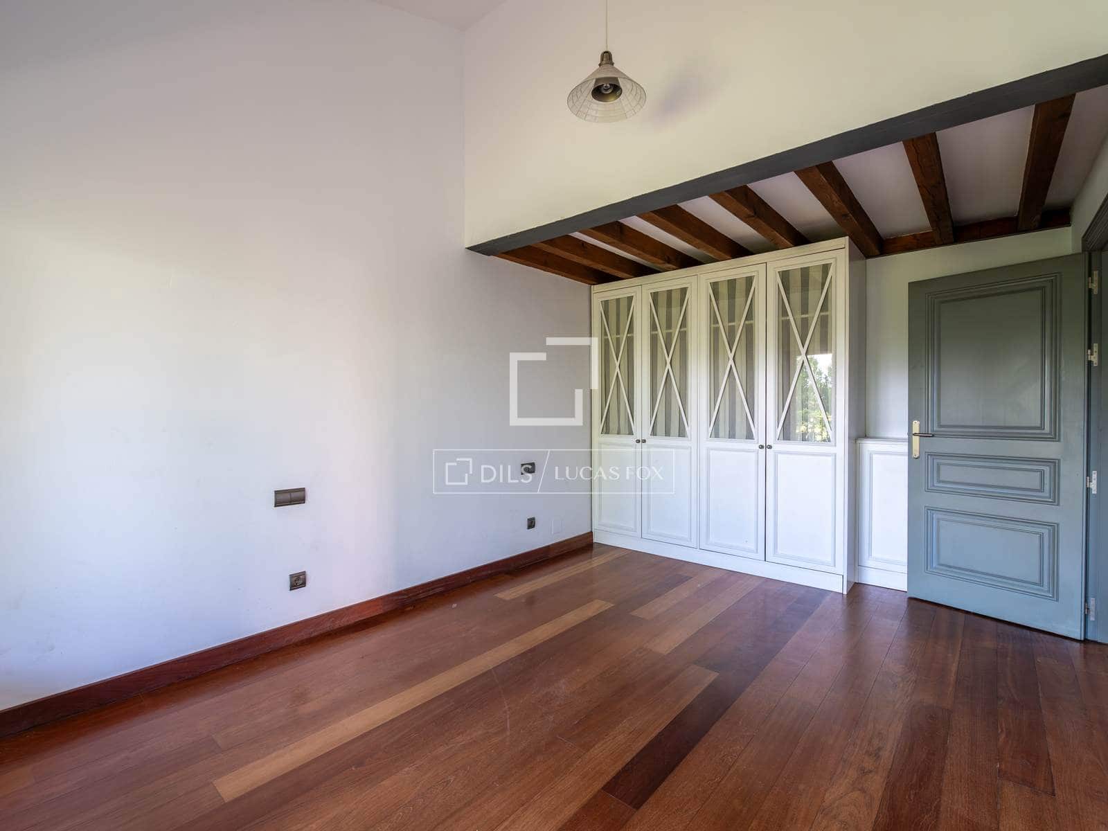 7 slaapkamer Villa te koop in San Sebastian de los Reyes met zwembad garage - € 2.100.000 (Ref: 9819553)