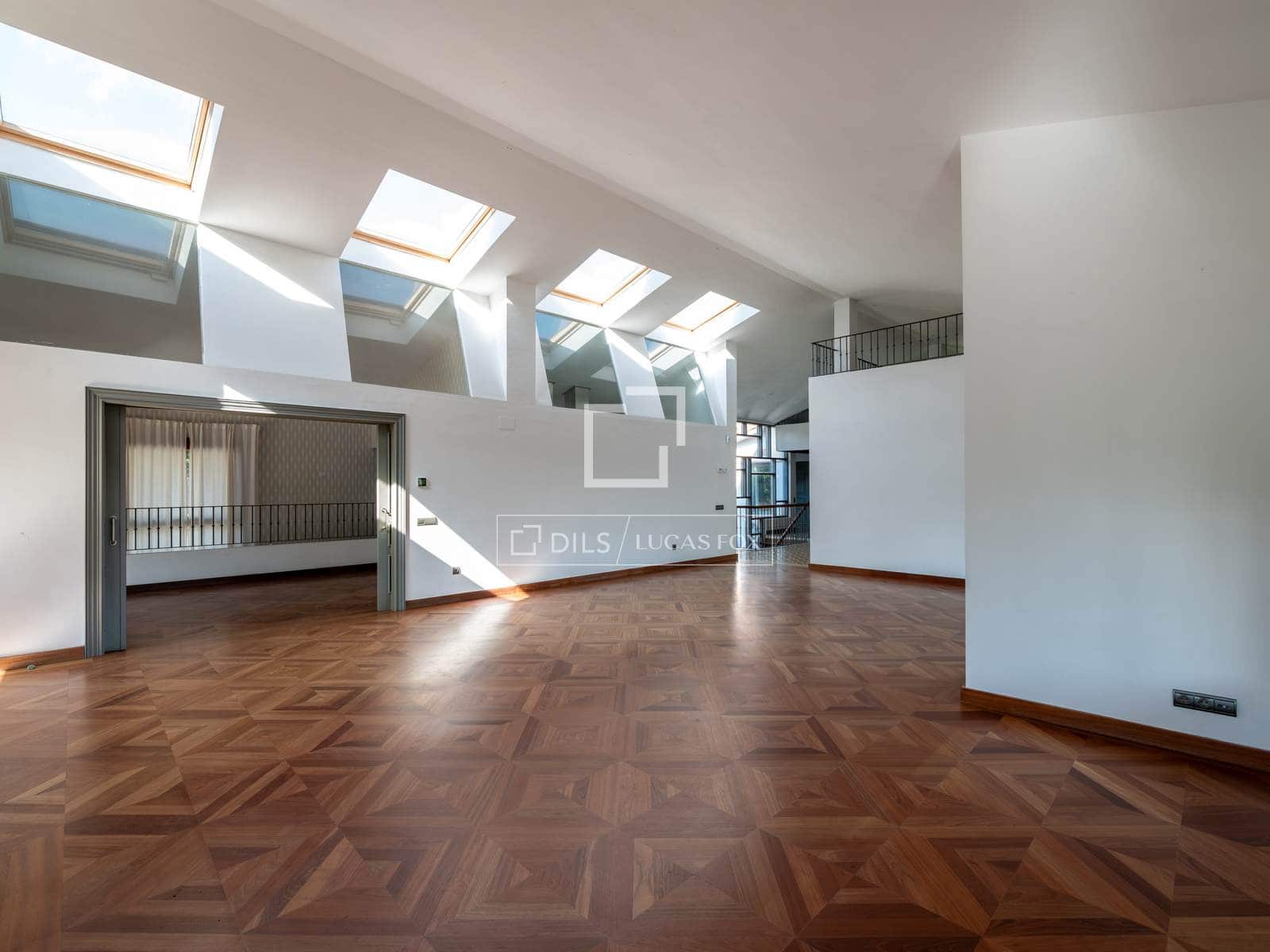 7 slaapkamer Villa te koop in San Sebastian de los Reyes met zwembad garage - € 2.100.000 (Ref: 9819553)
