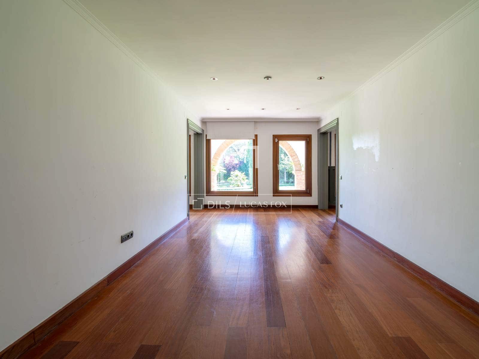7 slaapkamer Villa te koop in San Sebastian de los Reyes met zwembad garage - € 2.100.000 (Ref: 9819553)