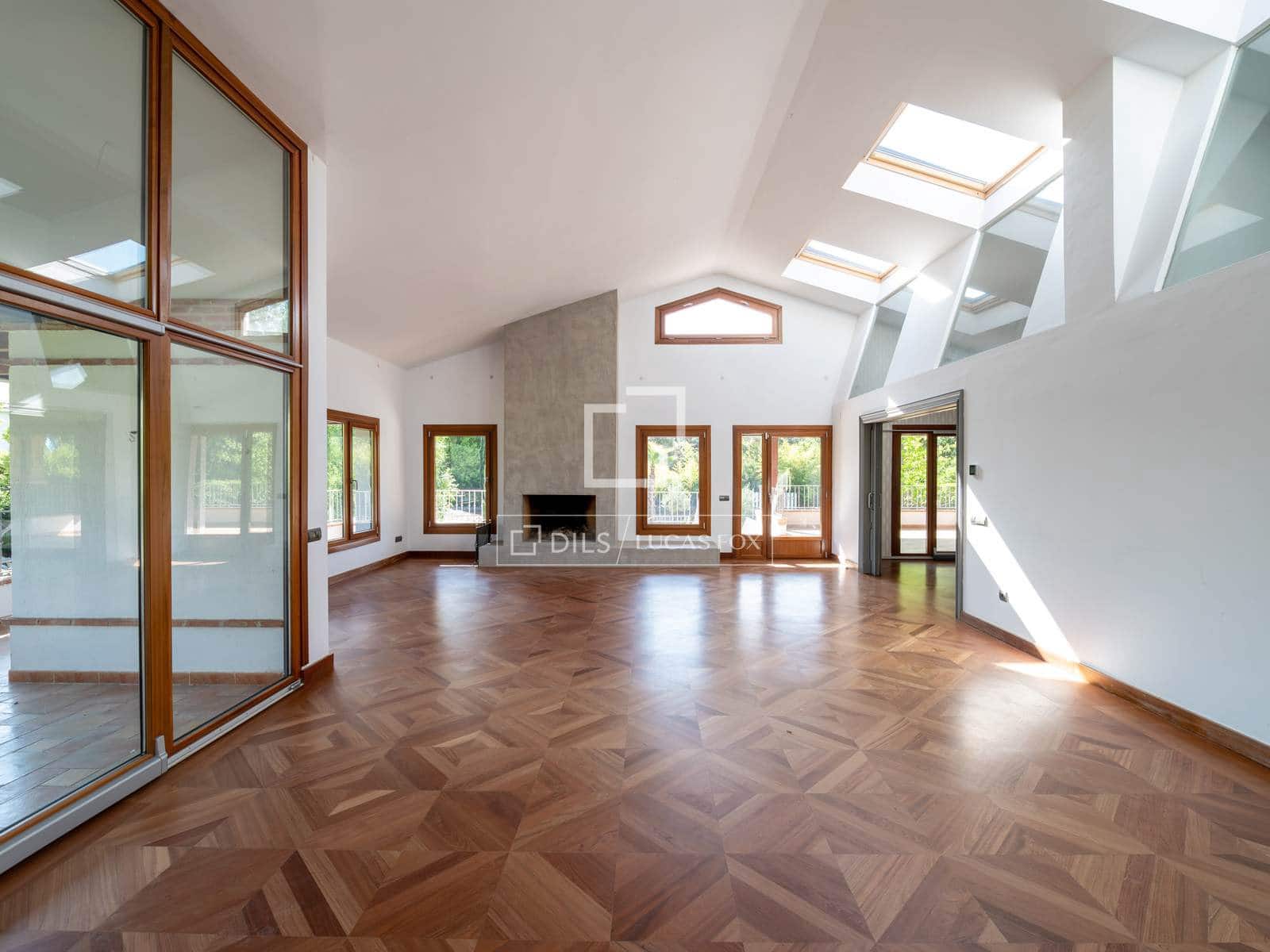 7 slaapkamer Villa te koop in San Sebastian de los Reyes met zwembad garage - € 2.100.000 (Ref: 9819553)