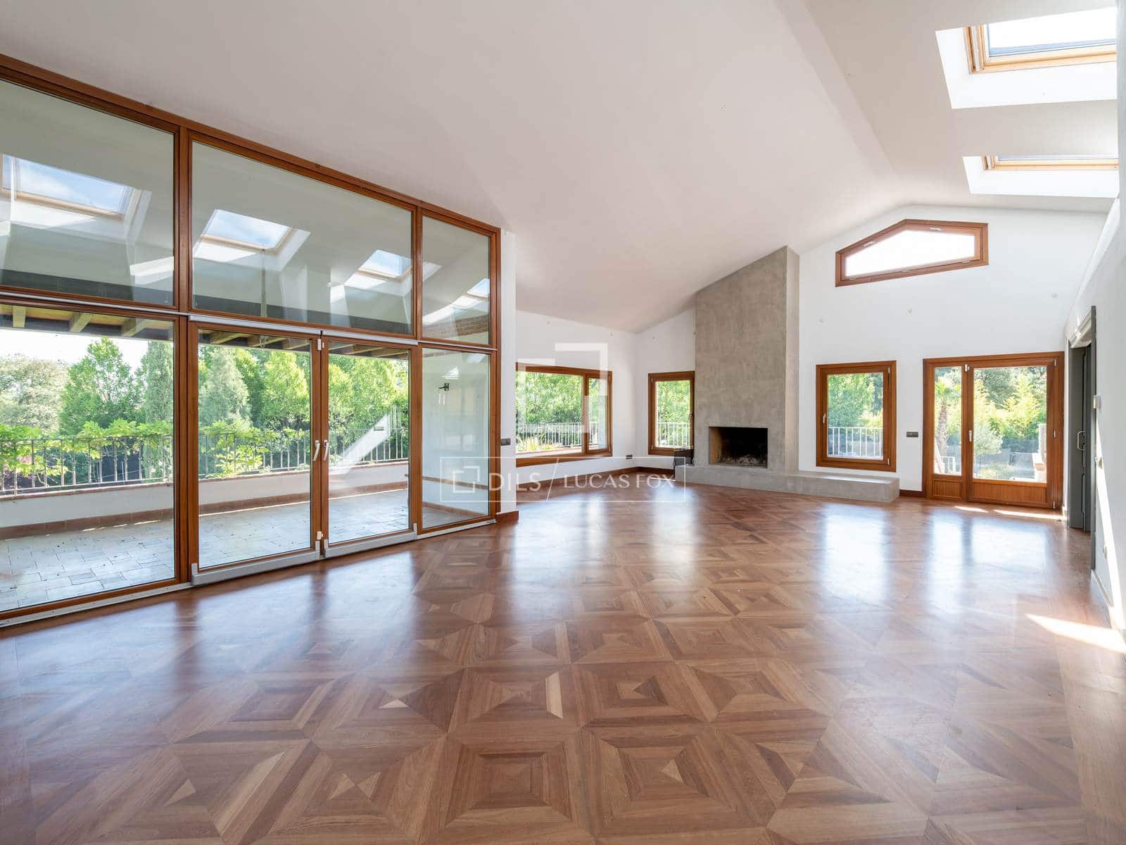 7 slaapkamer Villa te koop in San Sebastian de los Reyes met zwembad garage - € 2.100.000 (Ref: 9819553)