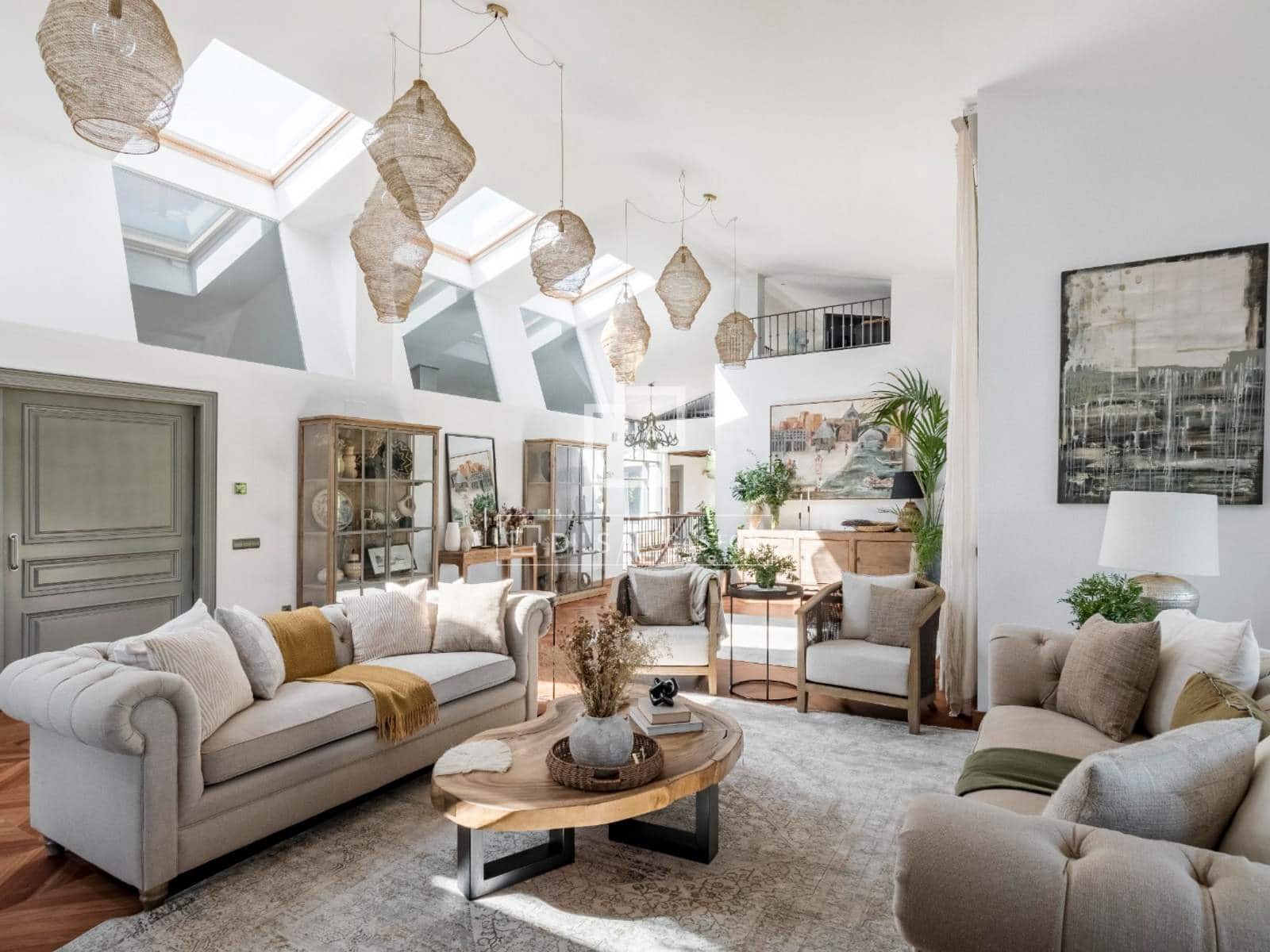 7 soverom Villa til salgs i San Sebastian de los Reyes med svømmebasseng garasje - € 2 100 000 (Ref: 9819553)