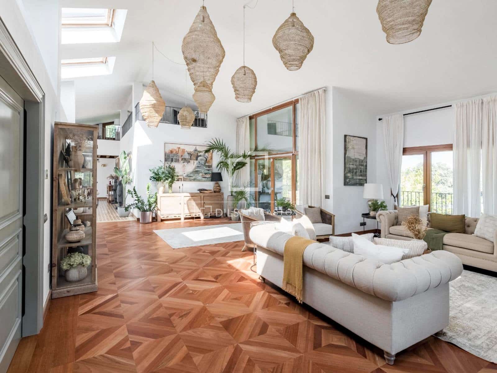 7 soverom Villa til salgs i San Sebastian de los Reyes med svømmebasseng garasje - € 2 100 000 (Ref: 9819553)