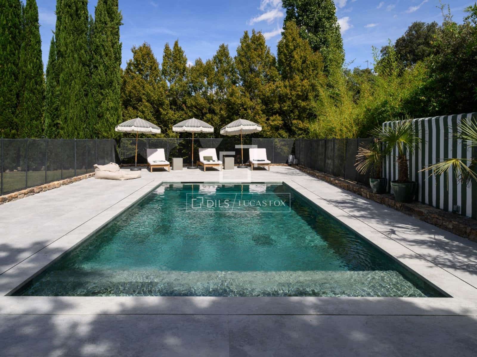 7 soverom Villa til salgs i San Sebastian de los Reyes med svømmebasseng garasje - € 2 100 000 (Ref: 9819553)