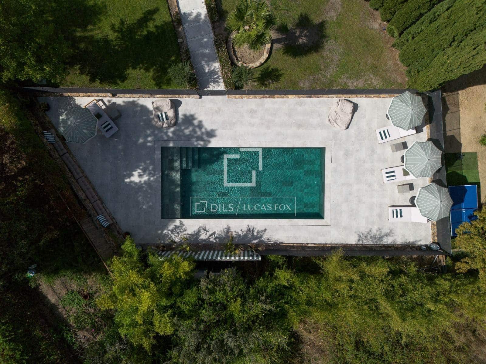 7 soverom Villa til salgs i San Sebastian de los Reyes med svømmebasseng garasje - € 2 100 000 (Ref: 9819553)
