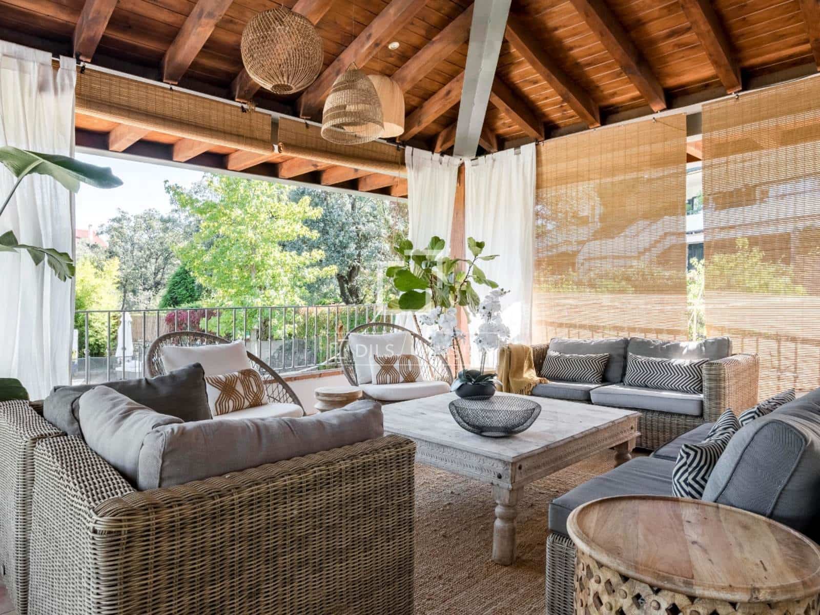 7 soverom Villa til salgs i San Sebastian de los Reyes med svømmebasseng garasje - € 2 100 000 (Ref: 9819553)