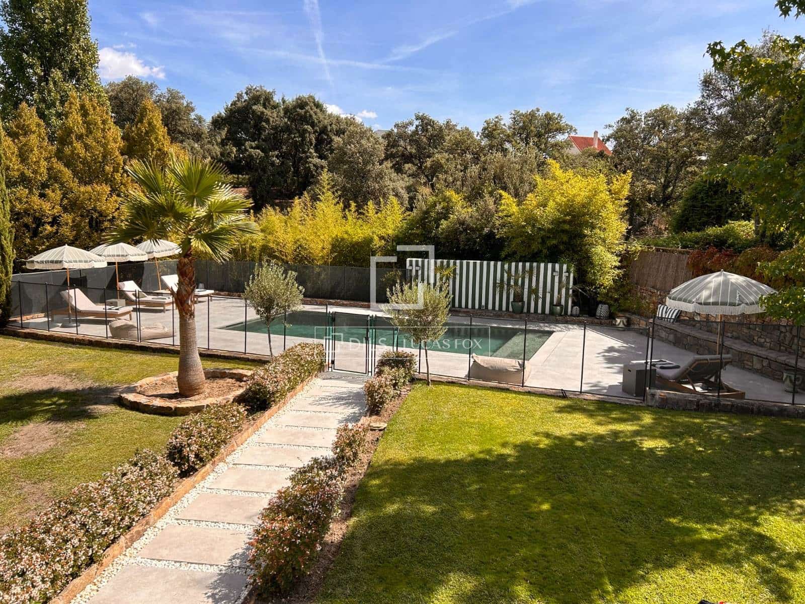 7 soverom Villa til salgs i San Sebastian de los Reyes med svømmebasseng garasje - € 2 100 000 (Ref: 9819553)
