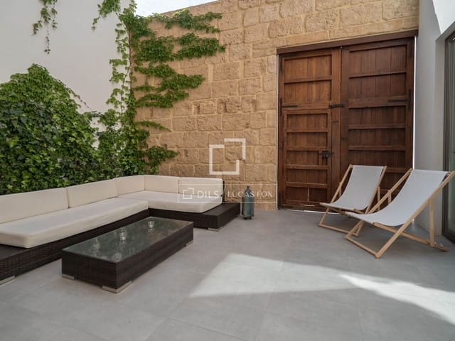 8 bedroom Villa for sale in Javea / Xàbia - € 1,290,000 (Ref: 9821019)