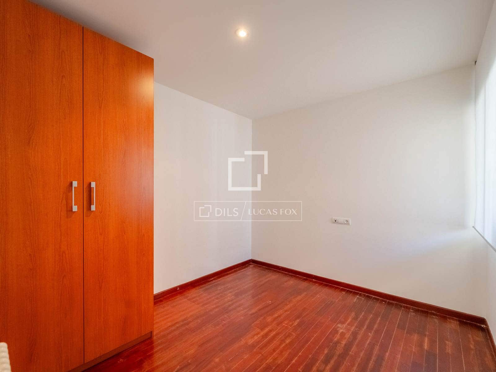 4 quarto Apartamento para arrendar em Valencia cidade com garagem - 2 600 € (Ref: 9821020)