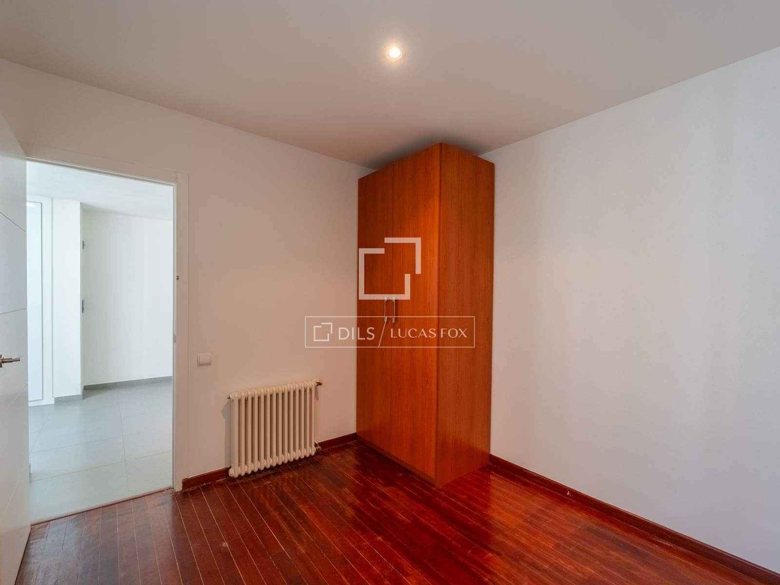 4 quarto Apartamento para arrendar em Valencia cidade com garagem - 2 600 € (Ref: 9821020)